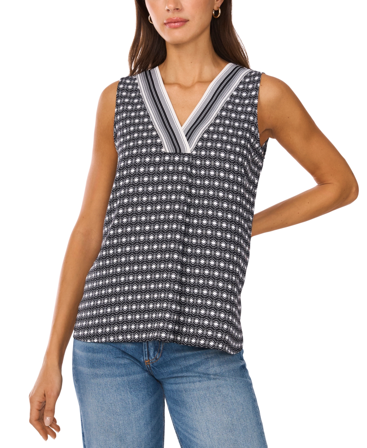 VINCE CAMUTO WOMEN'S PRINTED V-NECK TOP 