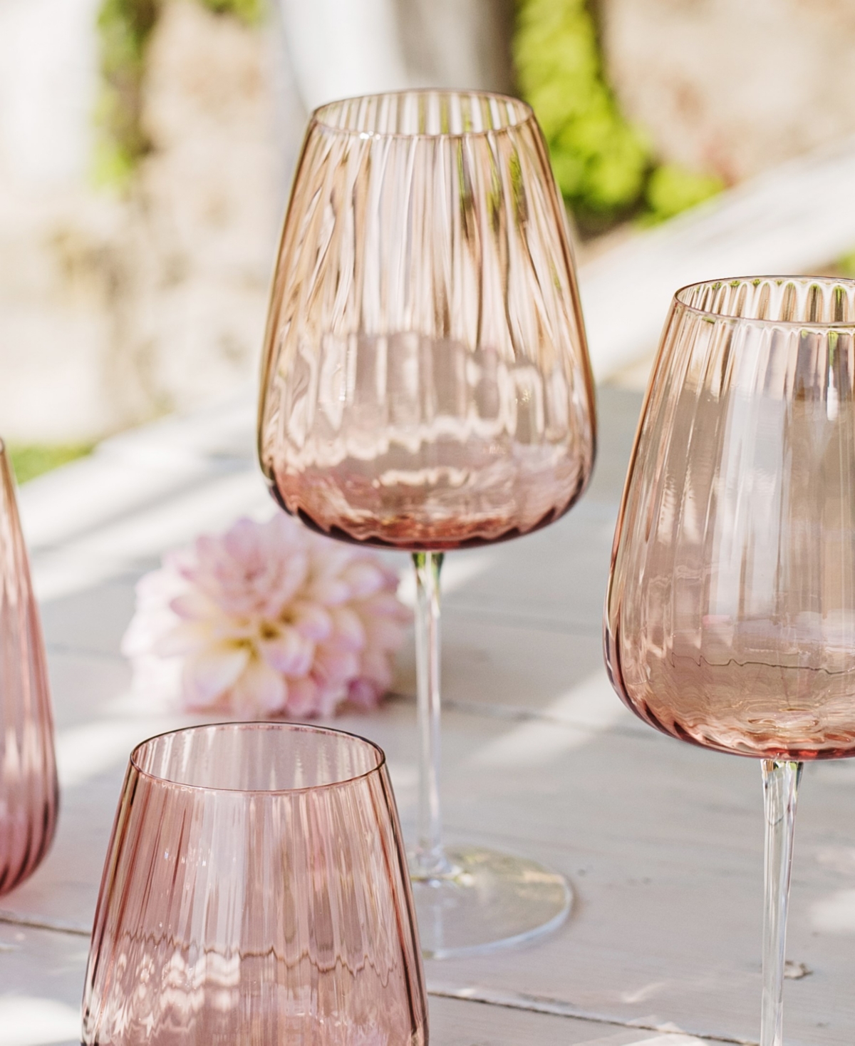 Vietri Francesca Wine Glass In Pink