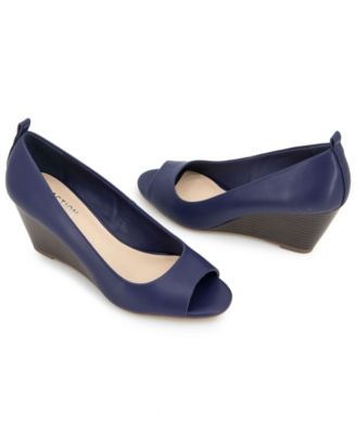 Women's Elinor Mid Wedge Pumps