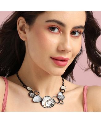 Metallic Dented Stone Necklace