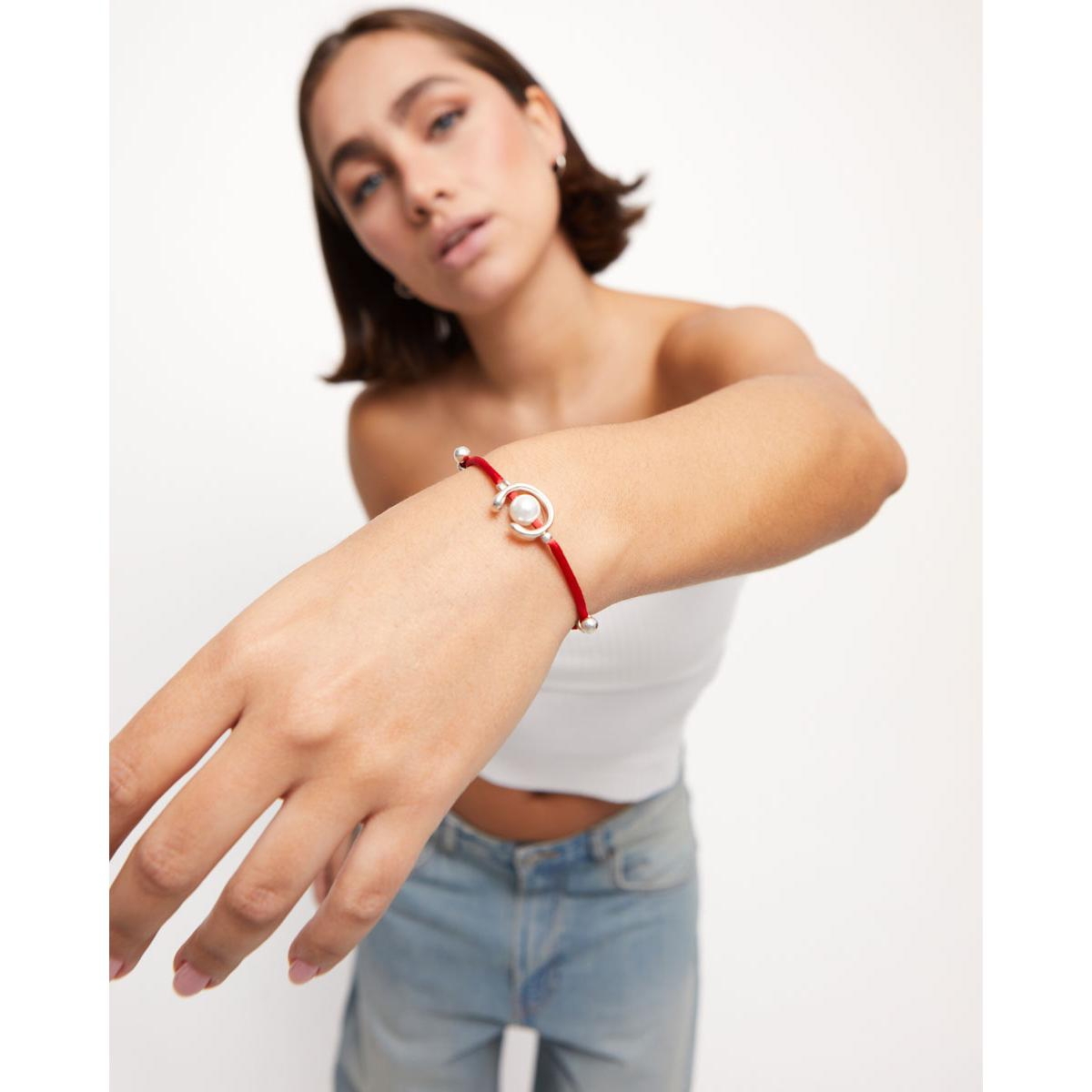 Unode50 Red Thread Cultivated Pearl Leather Bracelet In Silver