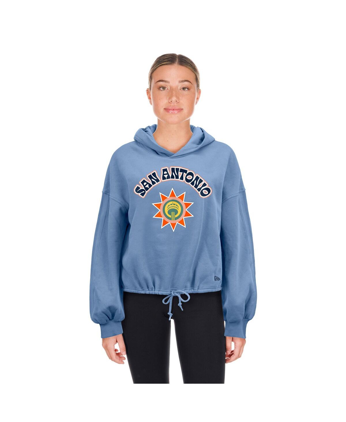 NEW ERA WOMEN'S LIGHT BLUE SAN ANTONIO SPURS 2024/25 CITY EDITION CROPPED PULLOVER HOODIE 