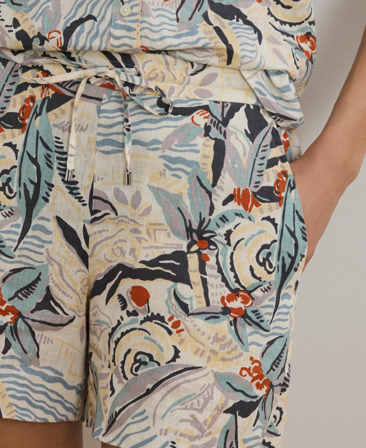 Shop Ralph Lauren Women's Print Linen Drawcord Shorts In Cream Multi