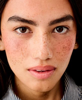 WANDERful World Silky-Soft Powder Blush