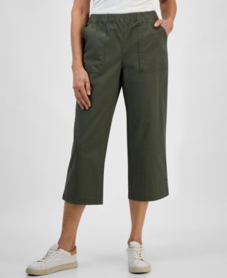 Women's Petite Mid-Rise Pull-On Capri Pants