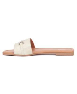 Women's Naia Flat Sandal