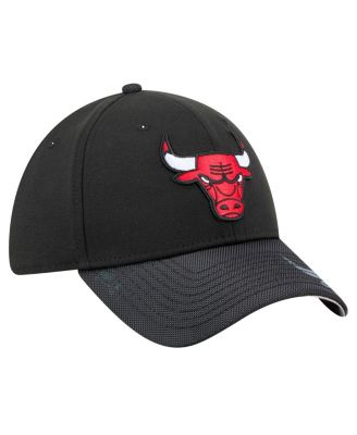 Men's Black Chicago Bulls Sport Night Visor Hit 39THIRTY Flex Hat