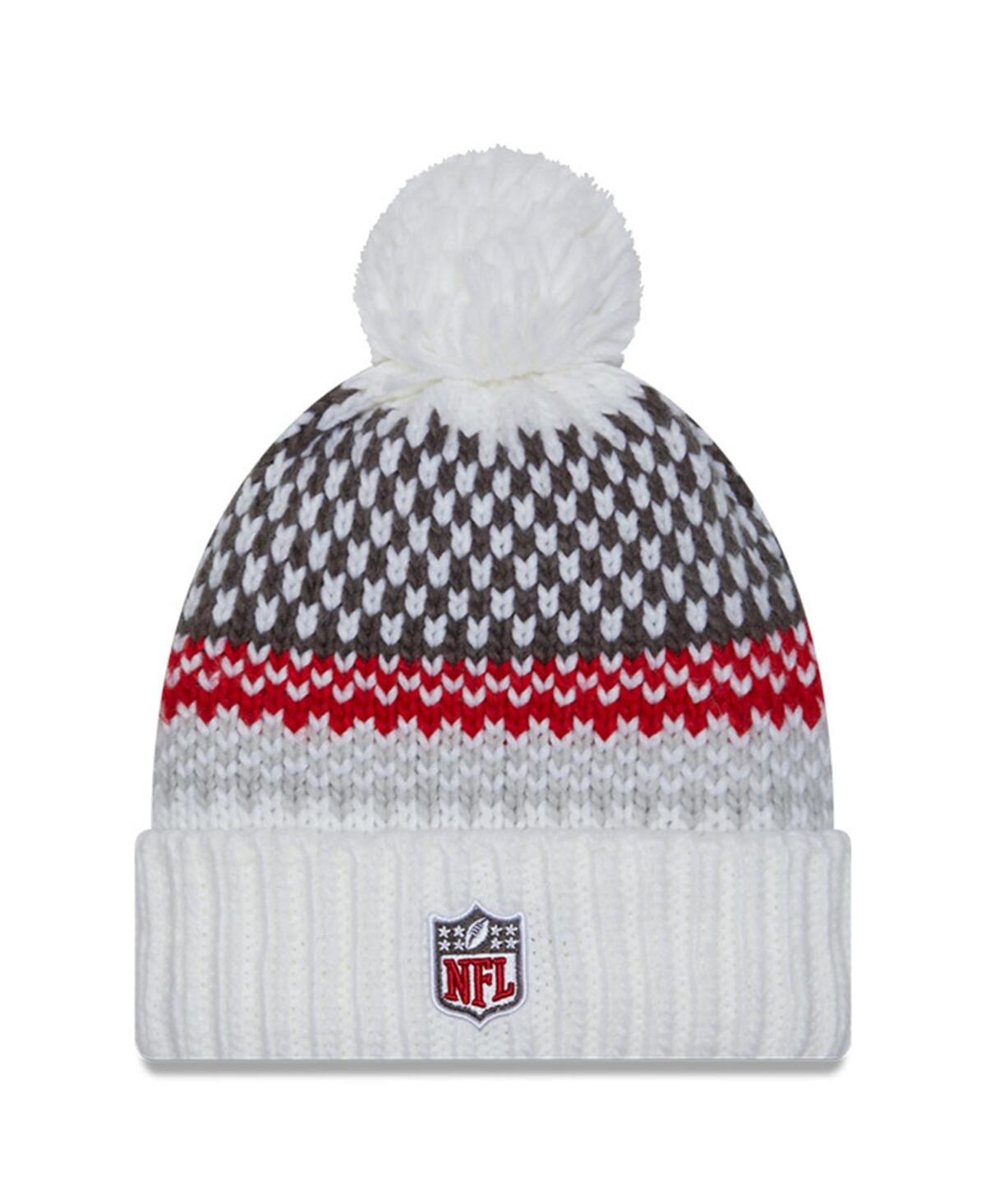New Era Women's White Tampa Bay Buccaneers 2023 Sideline Cuffed Knit Hat With Pom In White