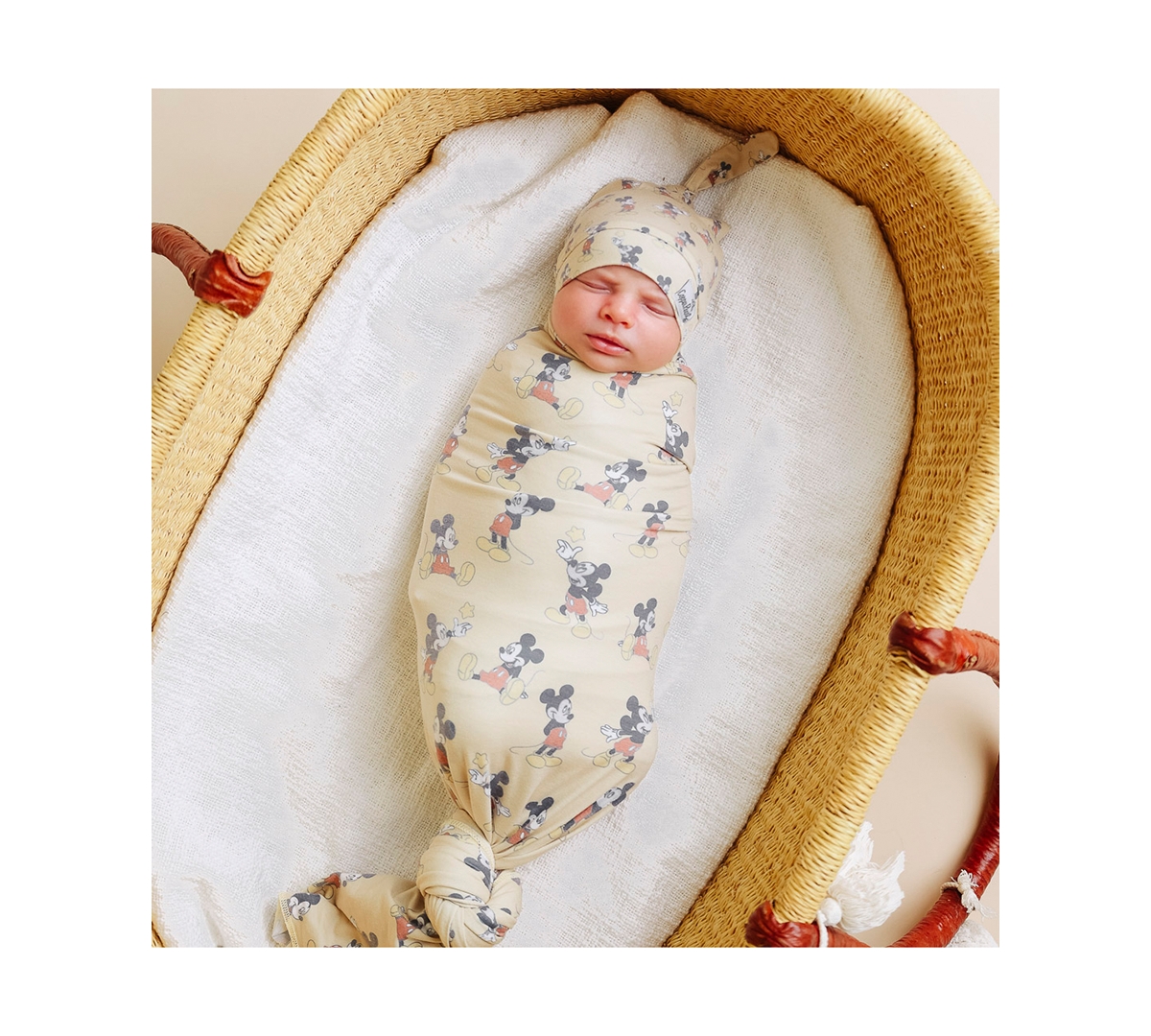 Copper Pearl Baby Mickey Mouse Knit Blanket In Tan