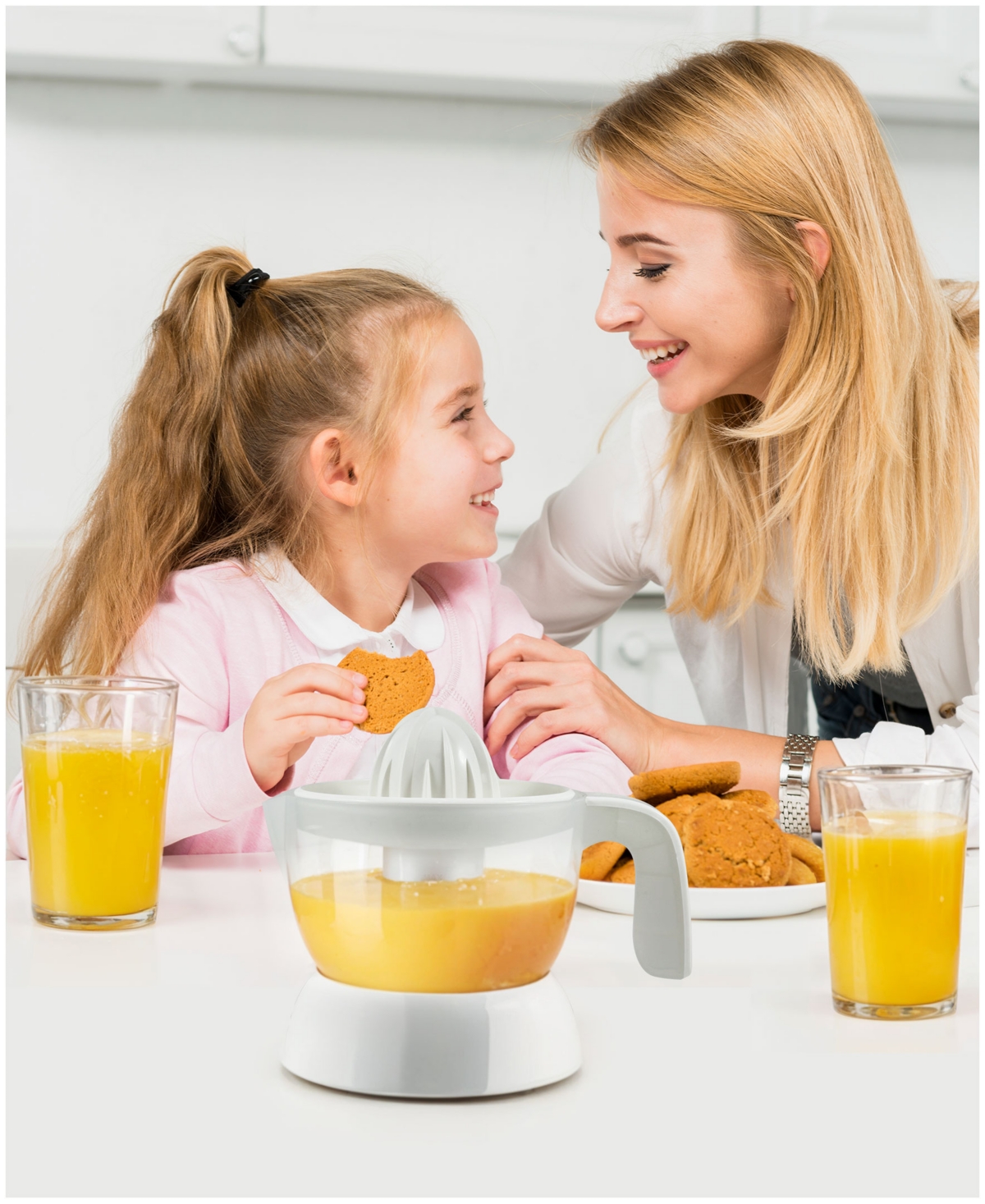 Elite Cuisine 16 Oz. Electric Citrus Juicer In White