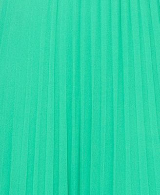 Women's V-Neck Pleated Sleeveless Gown