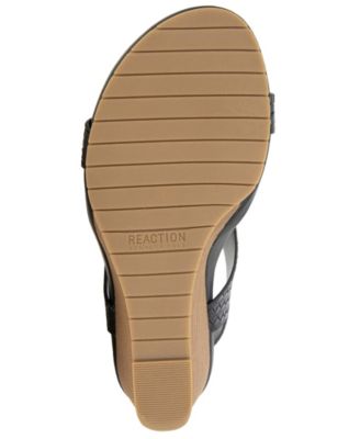 Women's Greatly Thong Almond Toe Wedge Sandals