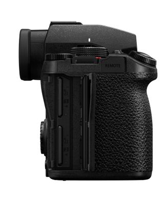 LUMIX S5II Mirrorless Camera with LUMIX S 20-60mm f/3.5-5.6 Lens