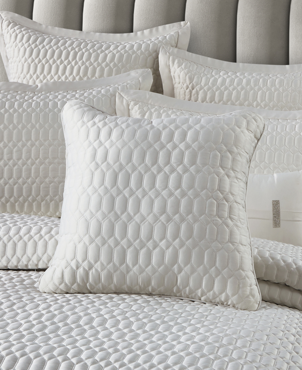 J Queen New York Brilliance Quilted Decorative Pillow, 20" X 20" In Ivory