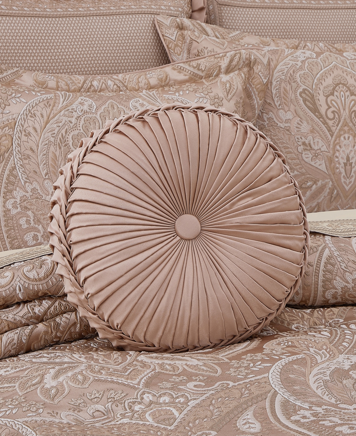 J Queen New York Fiorello Tufted Decorative Pillow, 15" Round In Blush