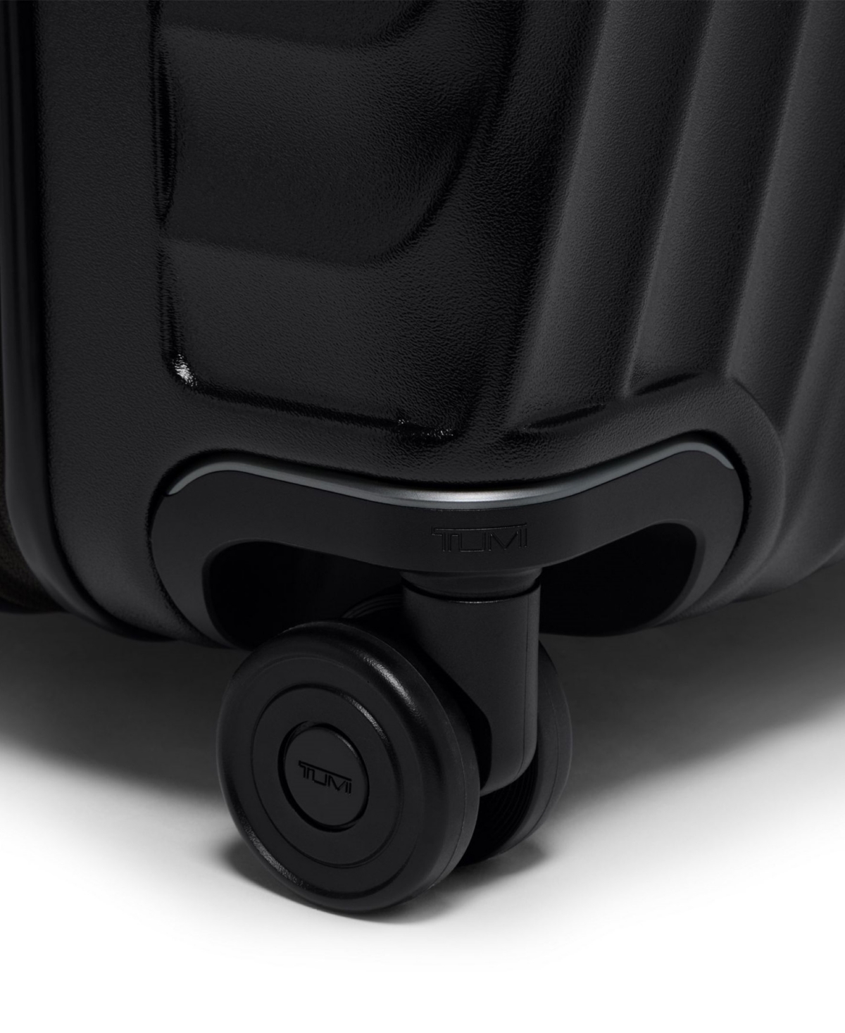 Tumi 19 Degree Large Rolling Trunk In Black Texture