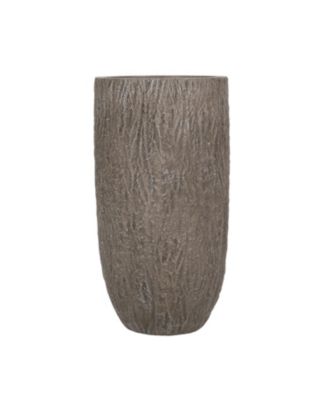 Natural Accents for Your Outdoor Oasis