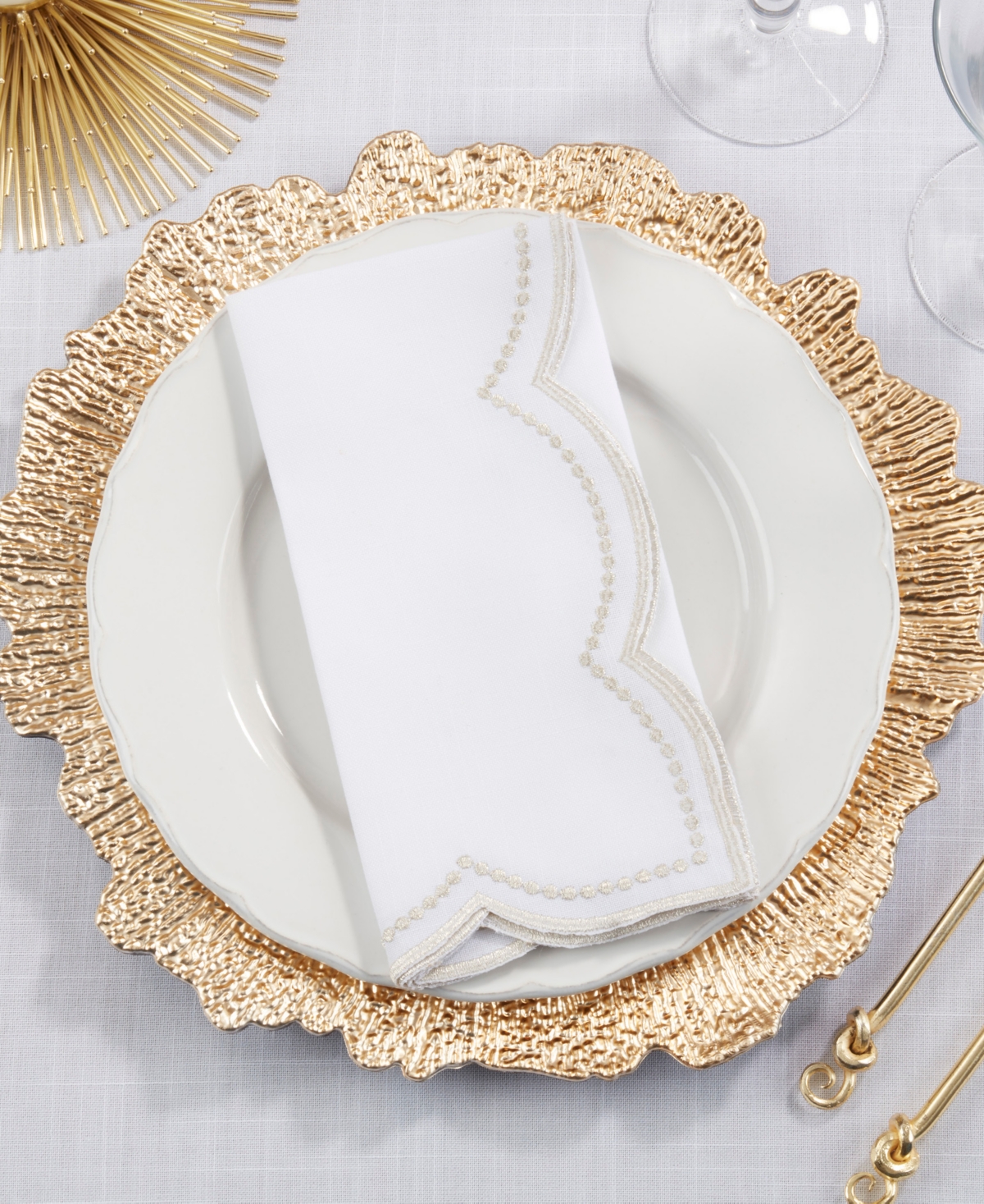 SARO LIFESTYLE EMBROIDERED POLKA DOT NAPKIN, SET OF 4 