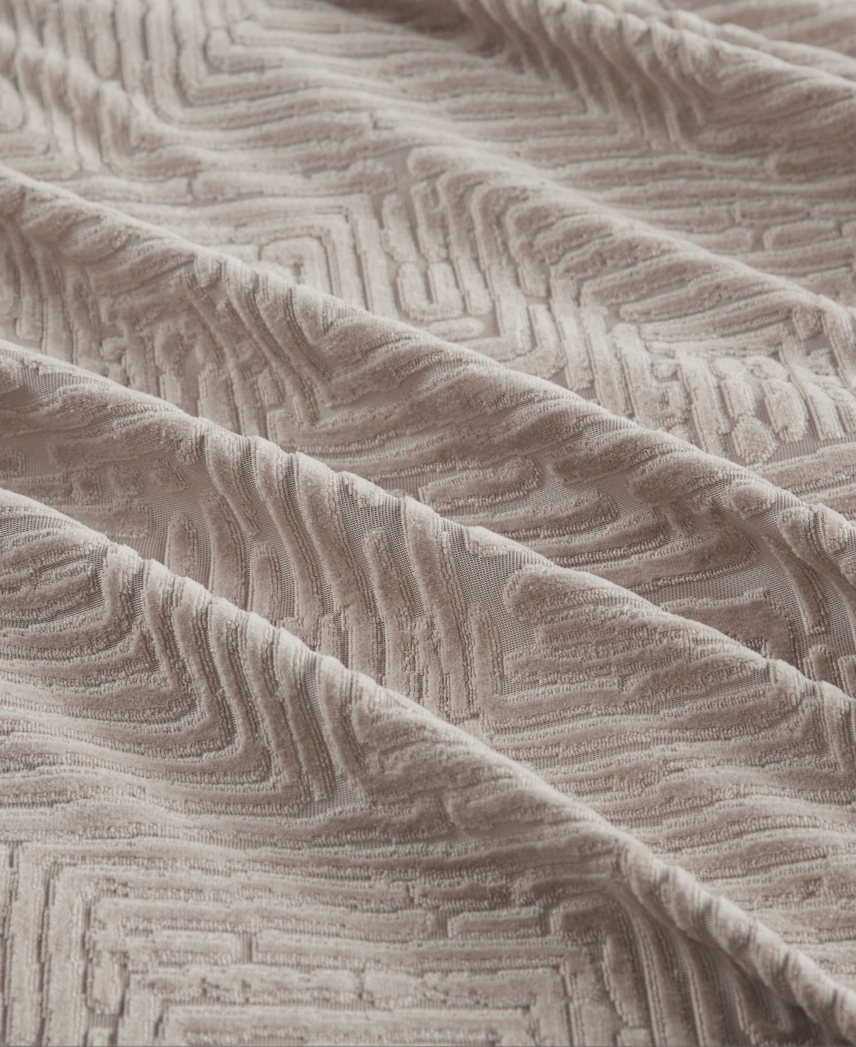 Madison Park Signature Pescal Oversized Velvet 8-pc. Comforter Set, Full/queen In Sand