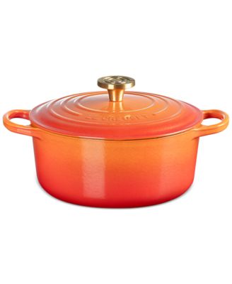 Le Creuset - Signature Round Dutch Oven with Crucible Knob, 4.5-Qt.