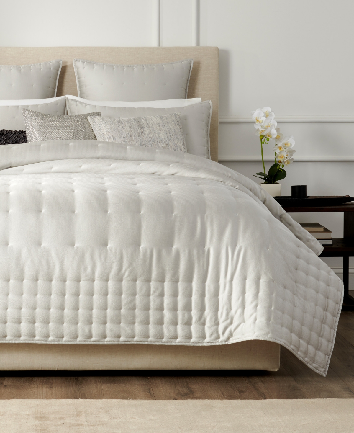 Donna Karan Home Hammered Silk Quilt, King In Platinum