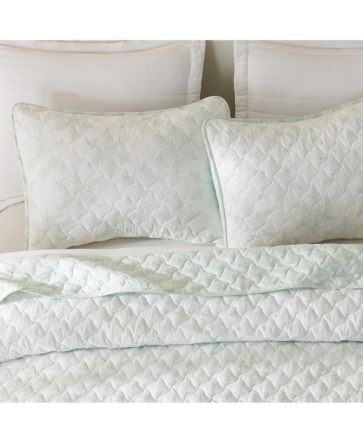 Linery & Co. Snowflake Printed Microfiber Quilt Set with Shams