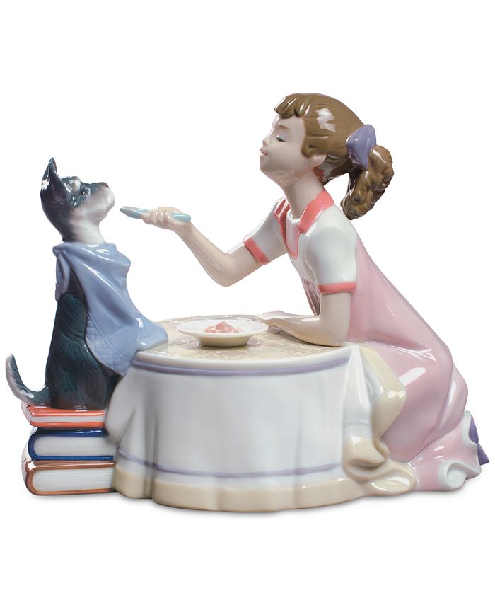 Lladró - Porcelain Tea Time Figurine