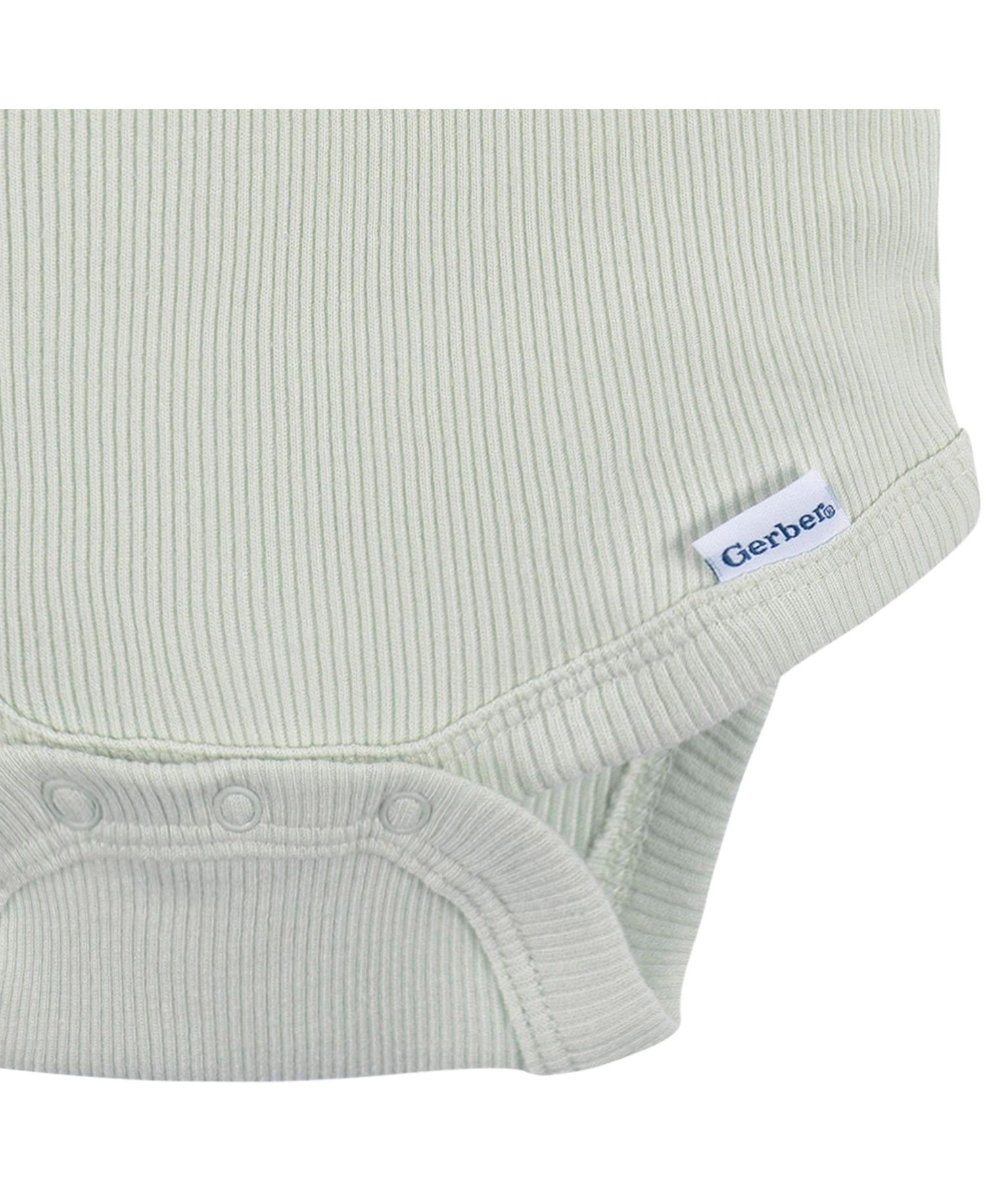 Childrenswear Baby Girls Gerber Flutter Sleeve Bodysuit and Shorts Set