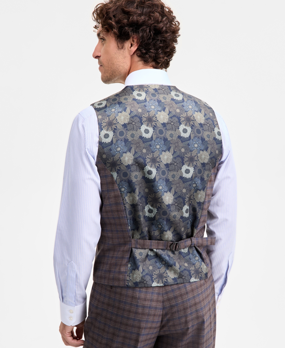 Tayion Collection Men's Classic-fit Plaid Suit Separate Vest In Multi