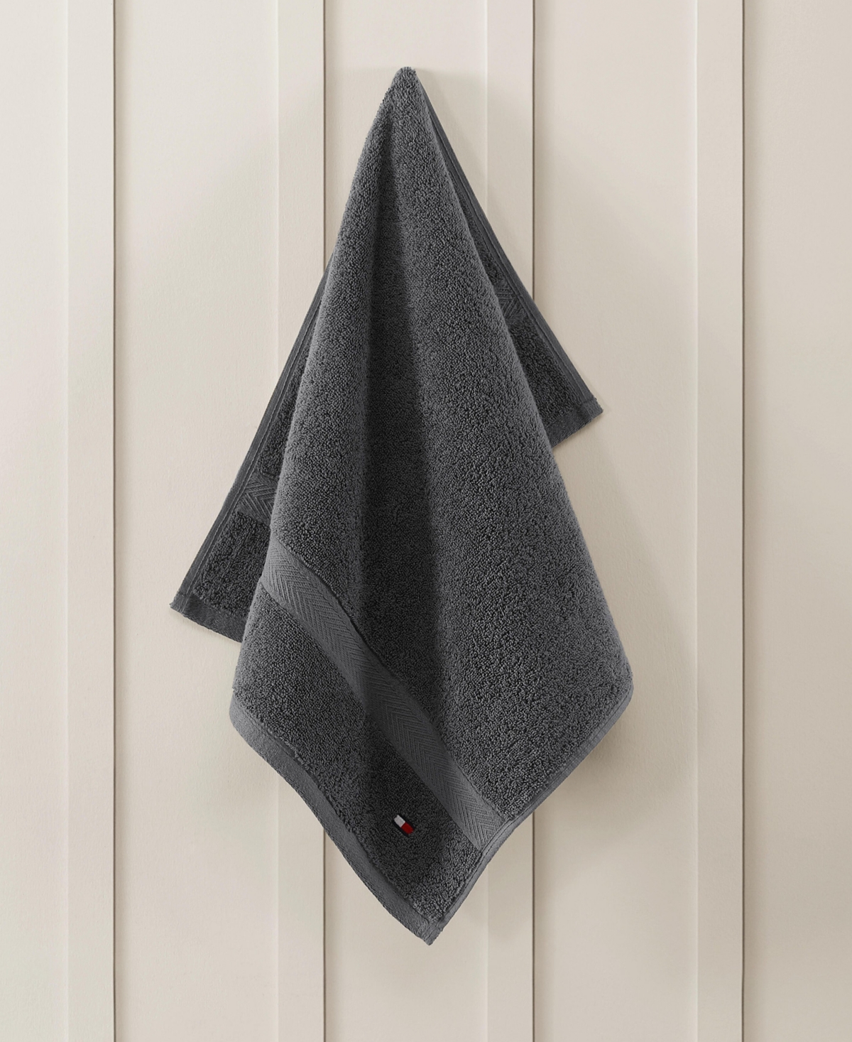 TOMMY HILFIGER HOME MODERN AMERICAN SOLID COTTON HAND TOWEL, 16" X 26" 