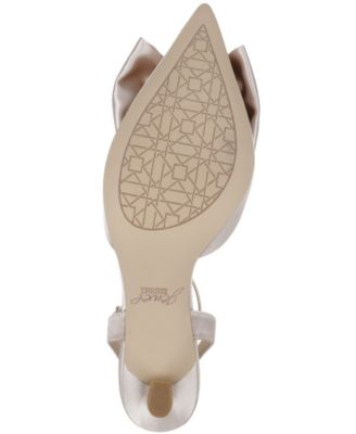 Women's Yanna Pointed Toe Evening Pumps