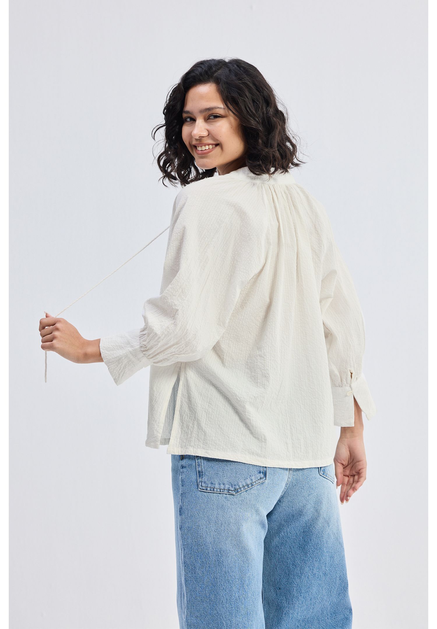 Women's Relaxed Fit Top with Front-tie in Cream