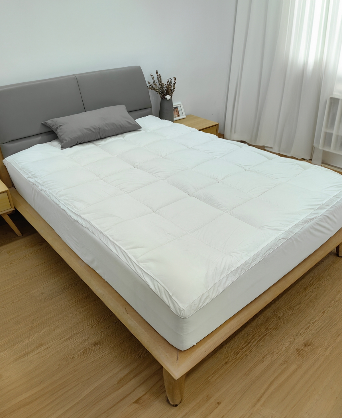Payton Fluffy Soft Cotton Mattress Topper, Queen In White