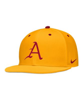 Nike - Men's  Gold Arkansas Razorbacks On-Field True Performance Baseball Fitted Hat