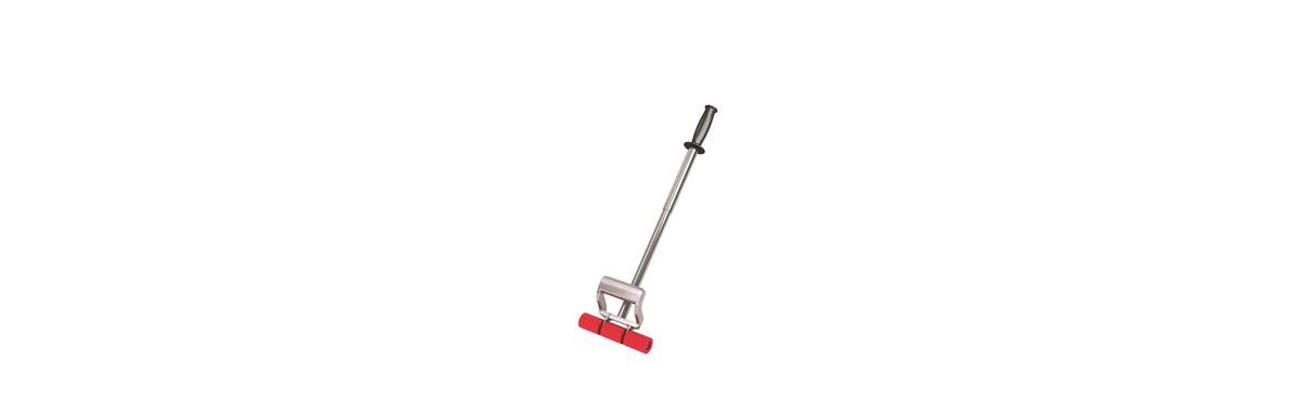 24-165 Linoleum Roller - W/Extension Handle - Red