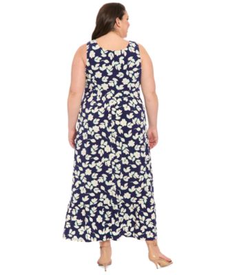 Plus Size Scoop-Neck Sleeveless Maxi Dress