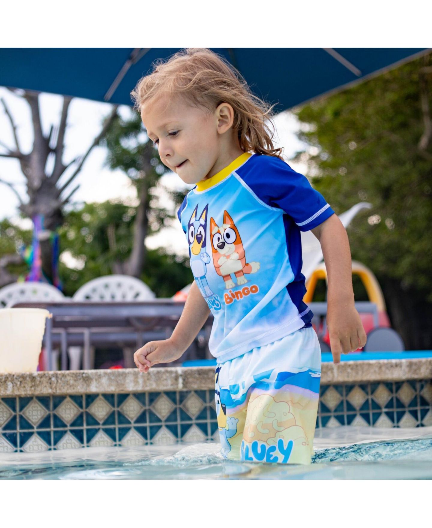 Комплекты Bluey UPF 50+ Pullover Rash Guard Swim Trunks Outfit Set для мальчиков-малышей, цвет: Синий — фото 3