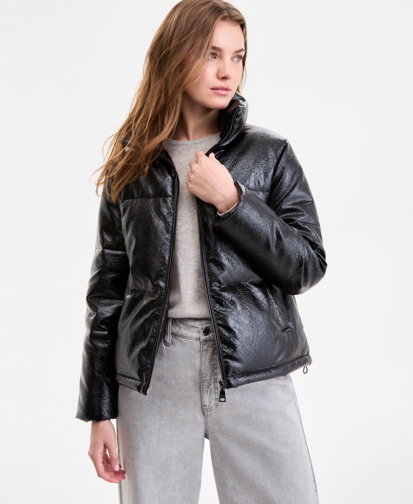 Женская куртка Steve Madden Textured Faux-Leather Puffer, цвет: Чёрный змеиный — фото 3