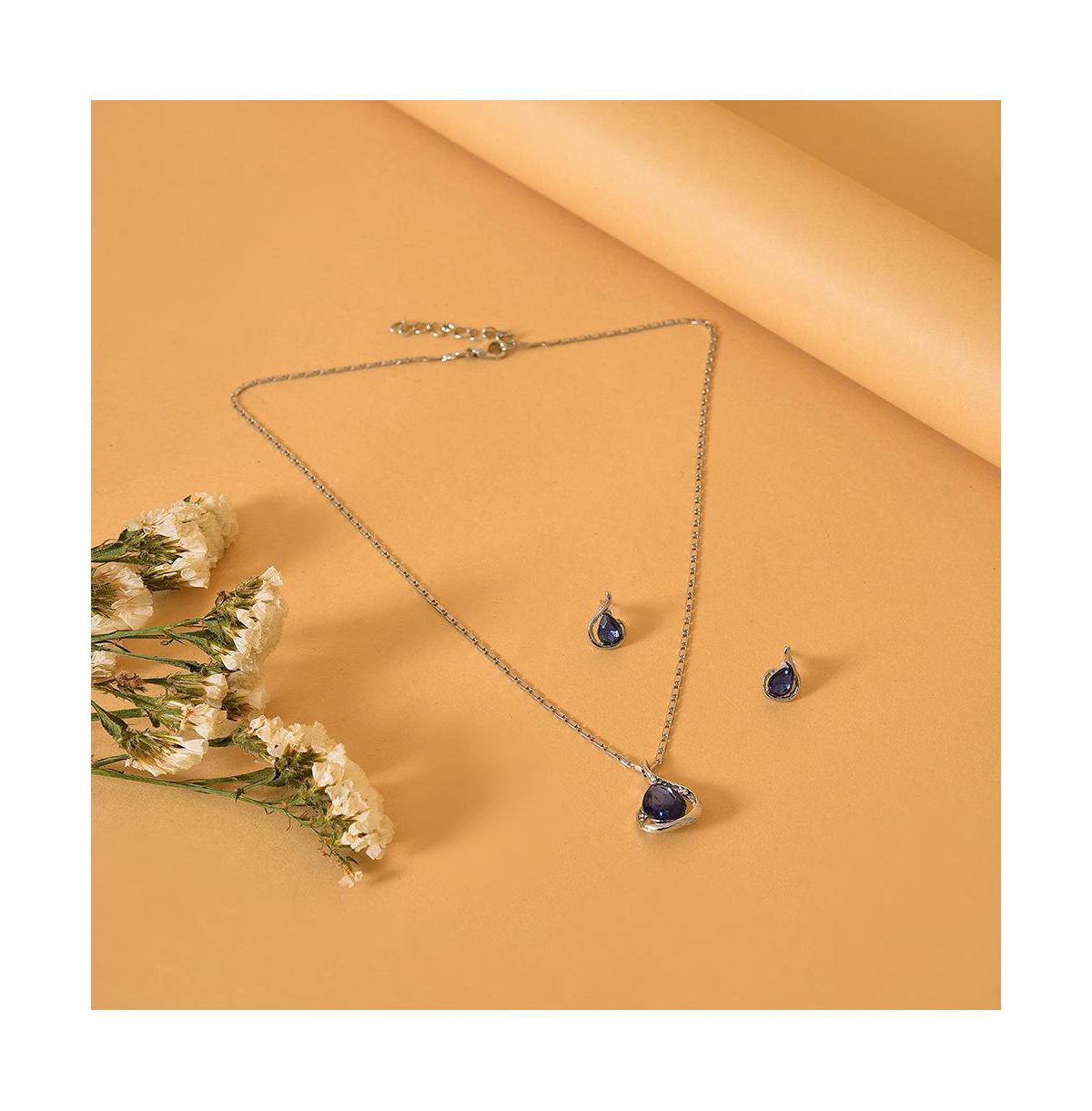 Sohi Women's Silver Plated Designer Jewellery Set