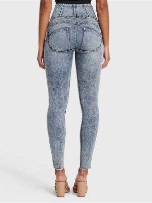 Women's Snug Sculpting Ripped Skinny Jeans