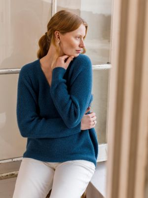 Women's Geelong Cocoon V-Neck Sweater