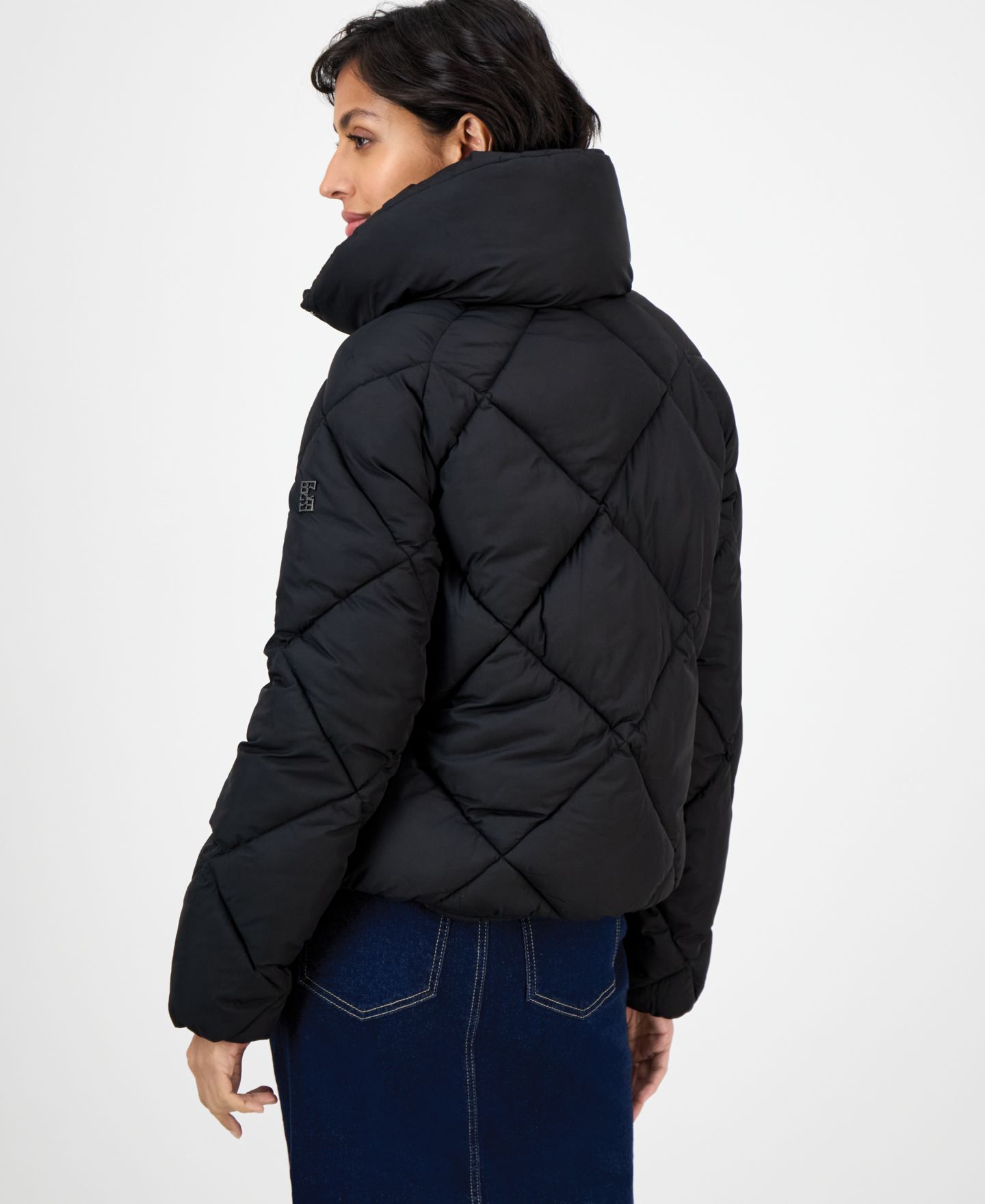 Женская куртка BCBG Short Diamond Puffer, цвет: Чёрный — фото 2