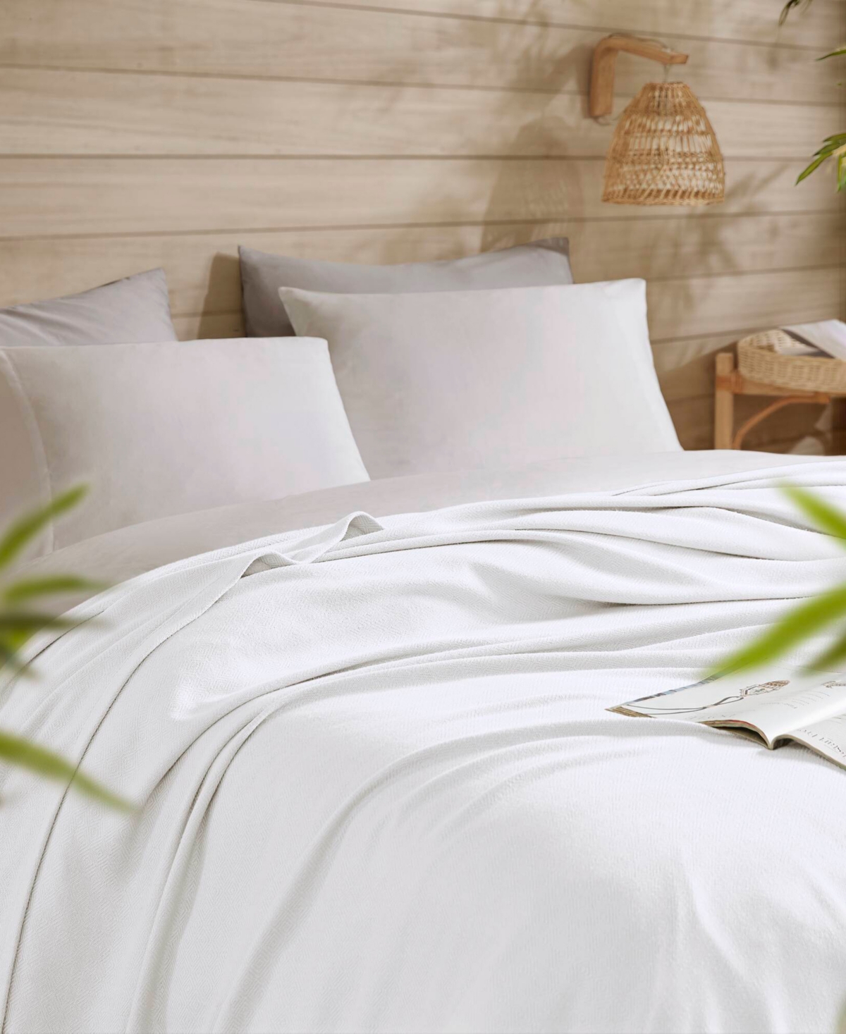 Madison Park Lightweight Breathable Blanket, Twin In White