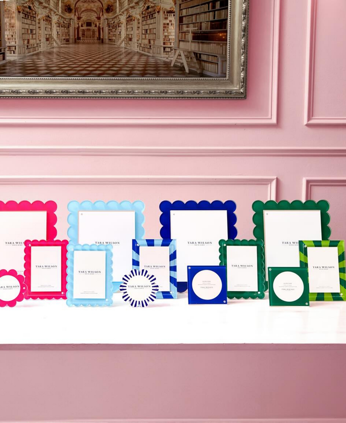 TARA WILSON DESIGNS SCALLOP FRAME, 4" X 6", 5" X 7" 