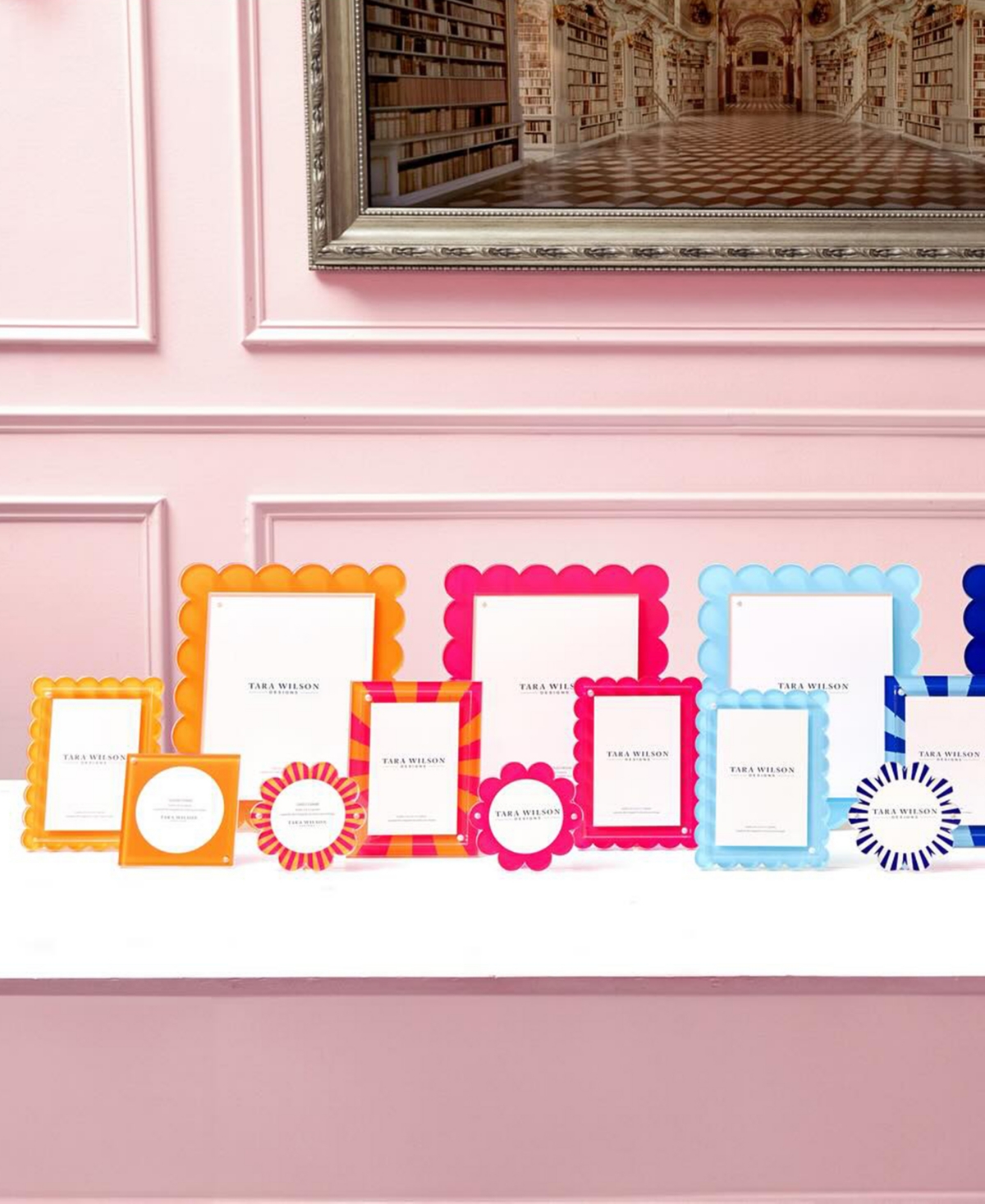 TARA WILSON DESIGNS SCALLOP FRAME, 4" X 6", 5" X 7" 