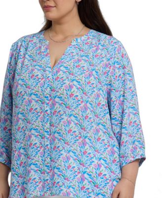 Plus Size Pintuck V-neck Top