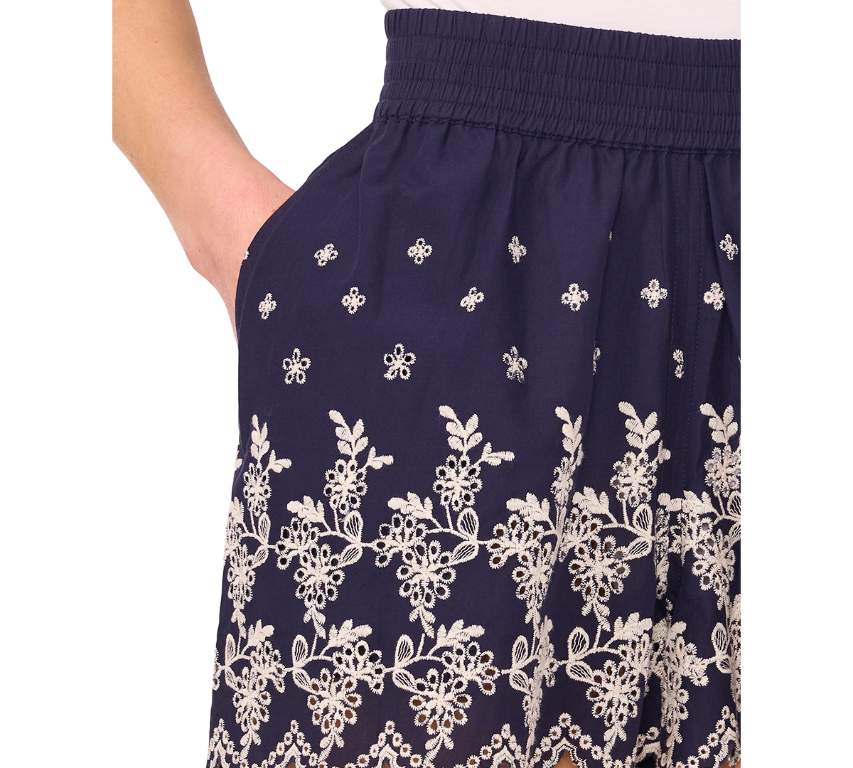 Cece Floral Embroidered Cotton Shorts In Pink