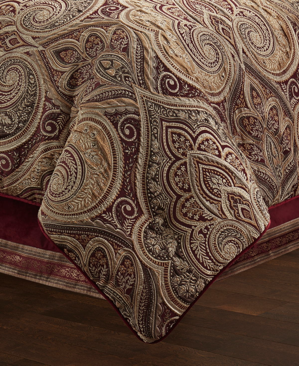 J Queen New York Calistoga 4-pc. Comforter Set, King