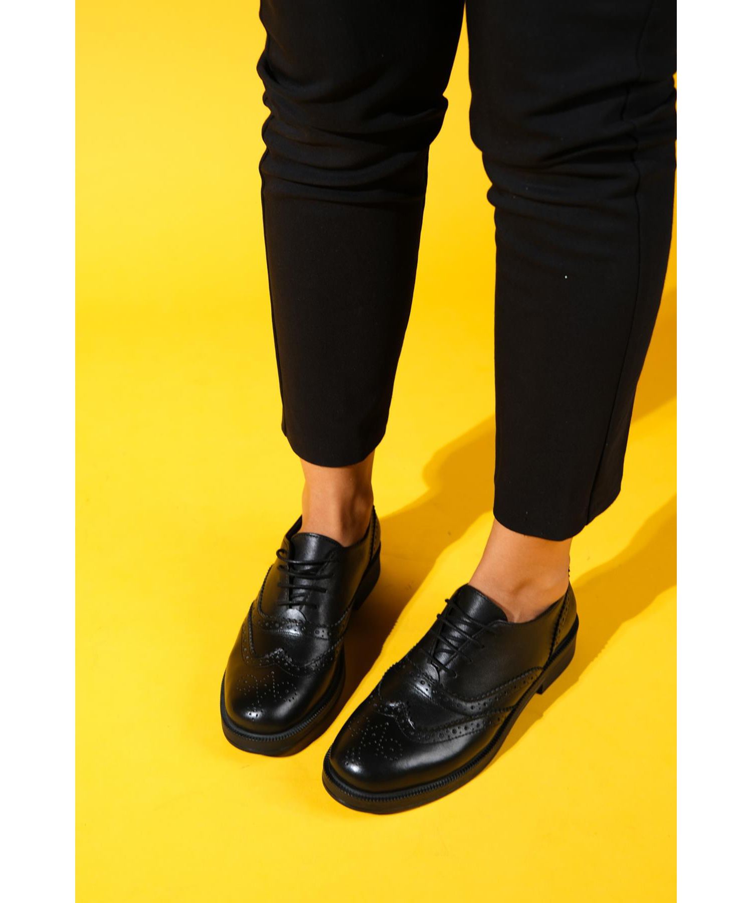 Women's Lace-Up Leather Oxford with Block Heel