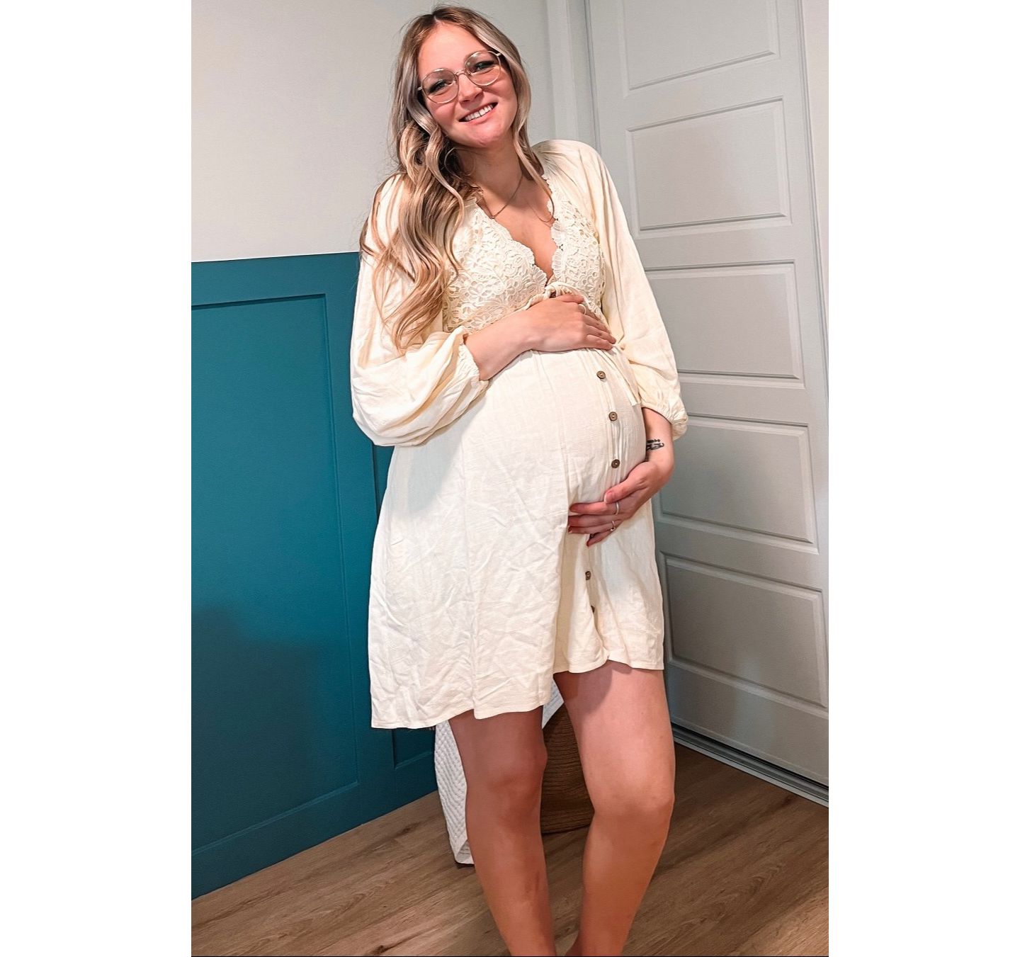 Женское платье Pinkblush Beige Crochet Lace Button Front, цвет: Бежевый — фото 7